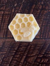 Load image into Gallery viewer, Lemongrass Honey Bee Goats Milk Soap